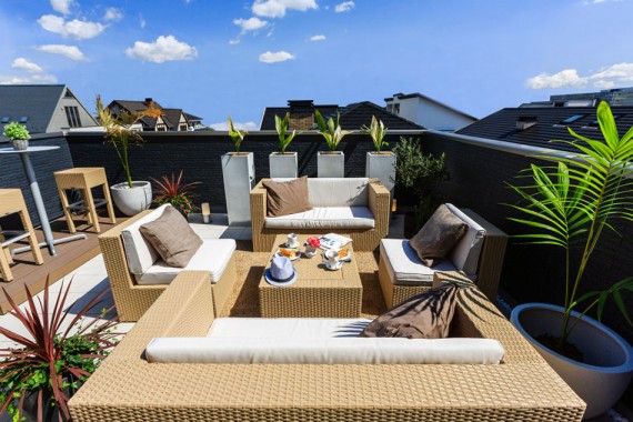 屋上庭園「青空リビング」
近隣の屋根の高さにあり、近所の視線も気にせずバーベキューをしたり、本を読んだり、家族の自由な時間を活用できる空間となっております!